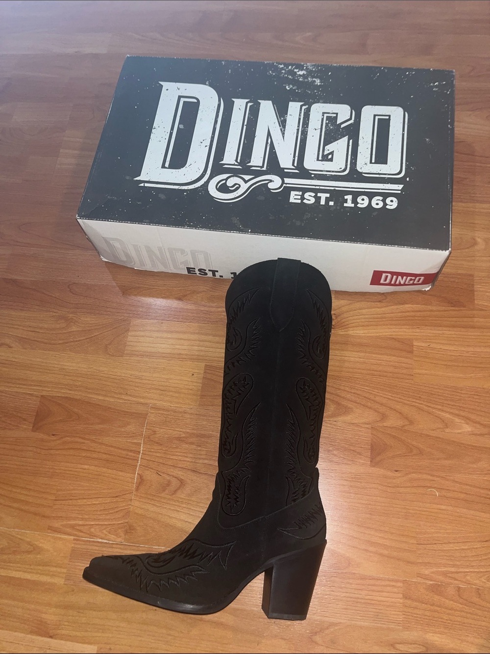 DINGO Evita All Black Suede Boots